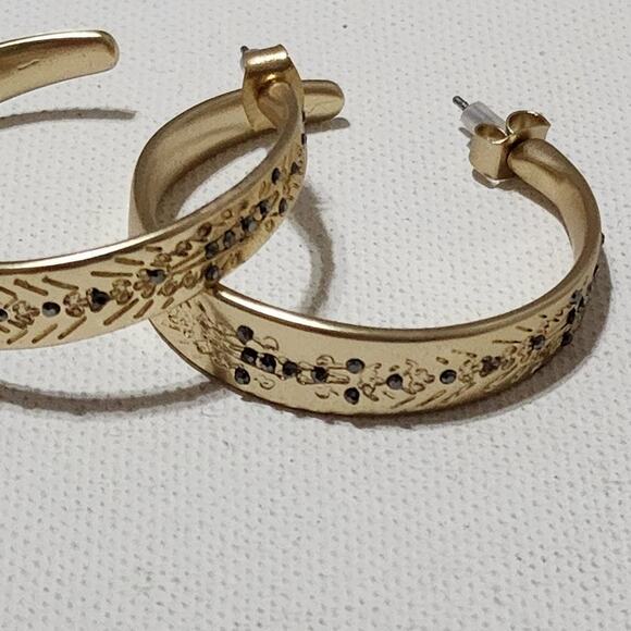 Lucky brand jeweled‎ scrolled Gold Tone hoop earrings new!!! - Picture 3 of 6